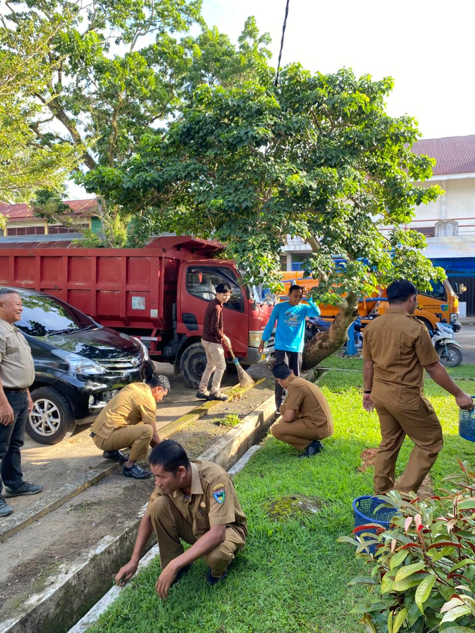 kegiatan Gerakan Indonesia ASRI (Aman, Sehat, Resik/Rapi, dan Indah)