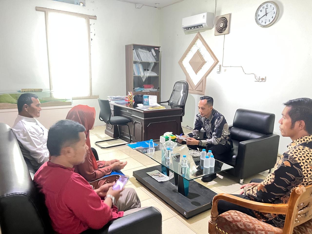 Kepala Bidang Cipta Karya menerima kunjungan sekretaris Dinas dinsos pessel