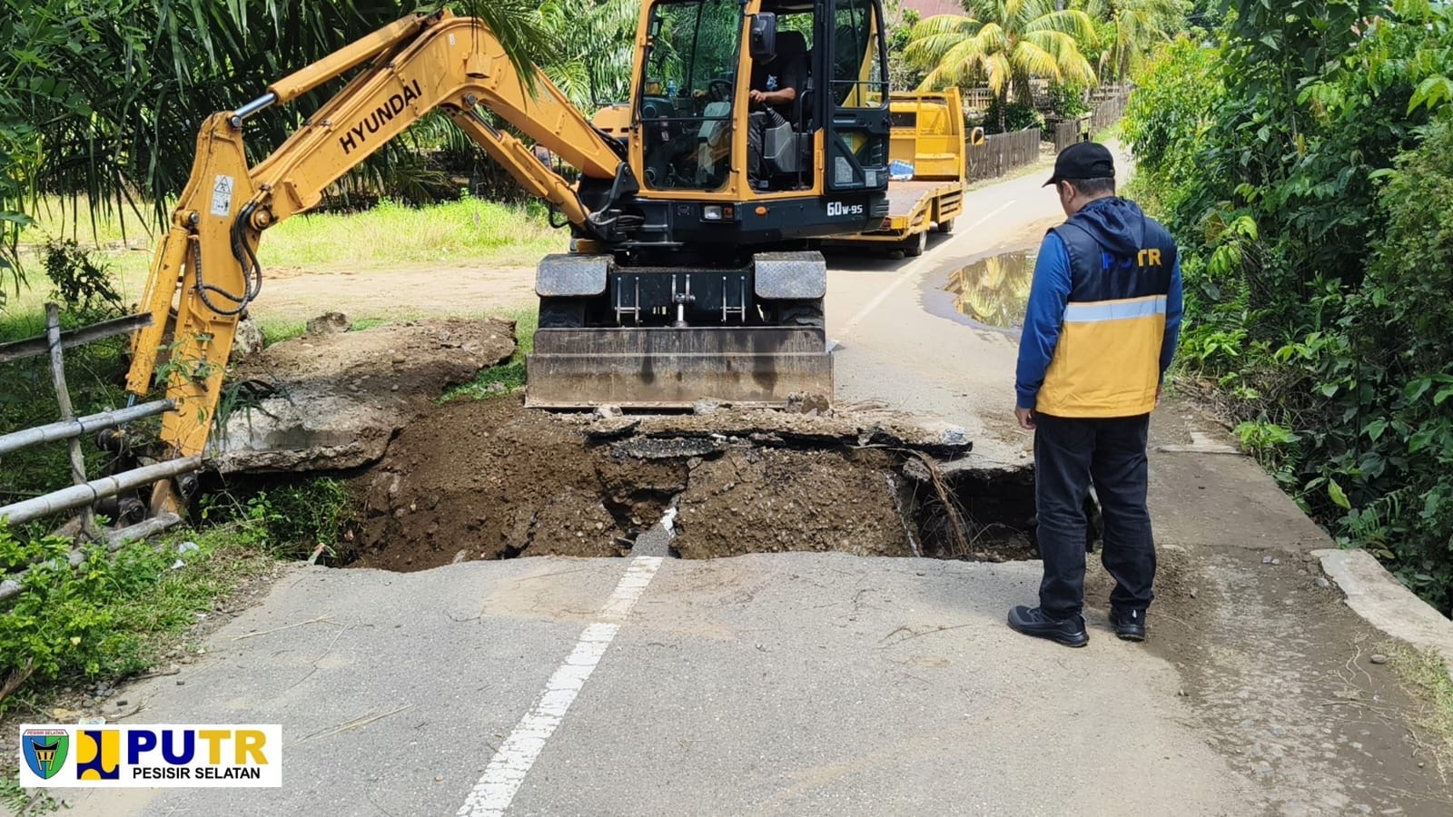 Gorong-gorong yang amblas akibat curah hujan tinggi selesai di perbaiki